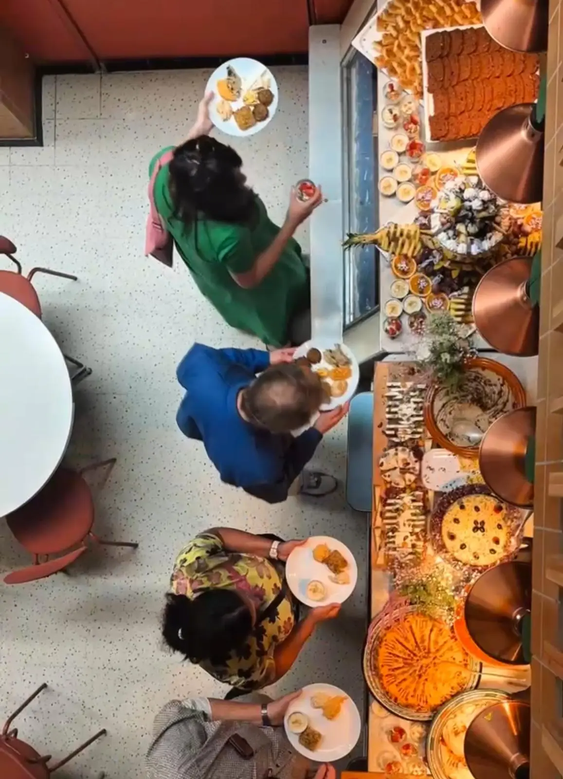 Buffet convivial avec plats variés